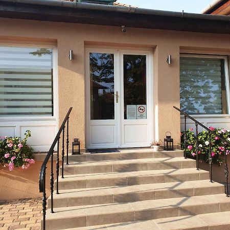 Mediterran Villa Кечкемет Экстерьер фото