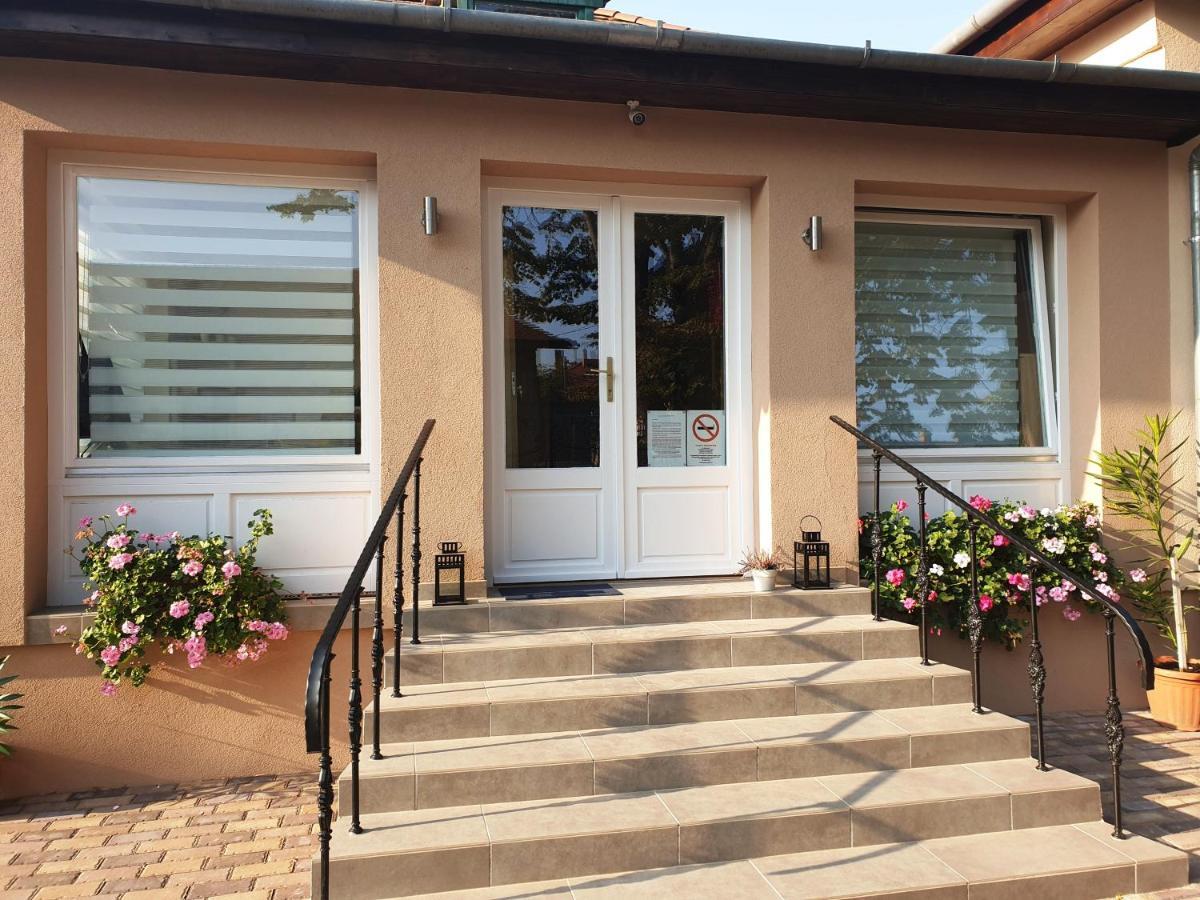 Mediterran Villa Кечкемет Экстерьер фото