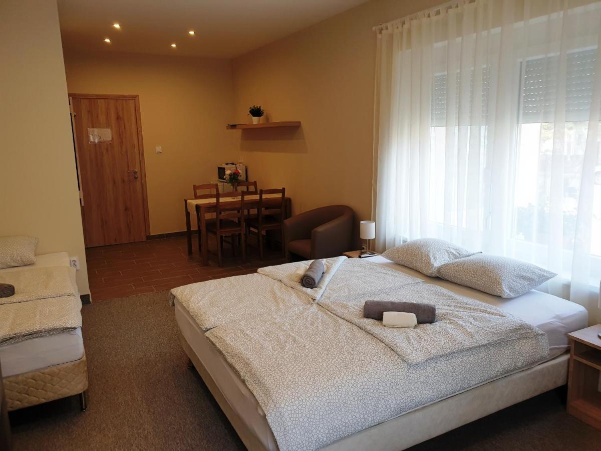 Mediterran Villa Кечкемет Экстерьер фото